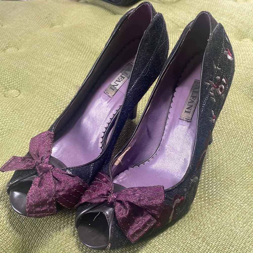 Alfani Purple Pumps